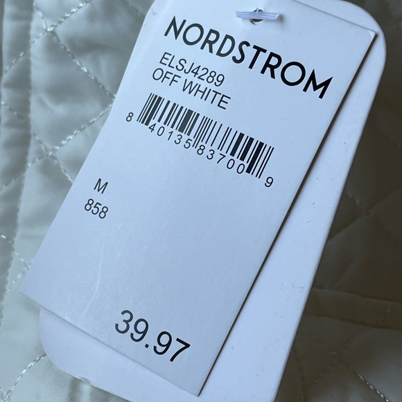 elodie Nordstrom rack off white cropped quilted jacket. Women’s size Med. NWT - Picture 3 of 7